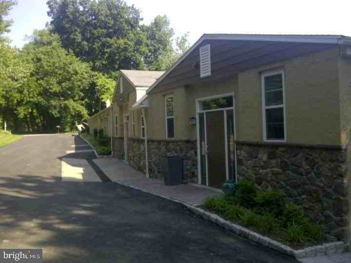 85 Valley Rd - Photo 3 of 34