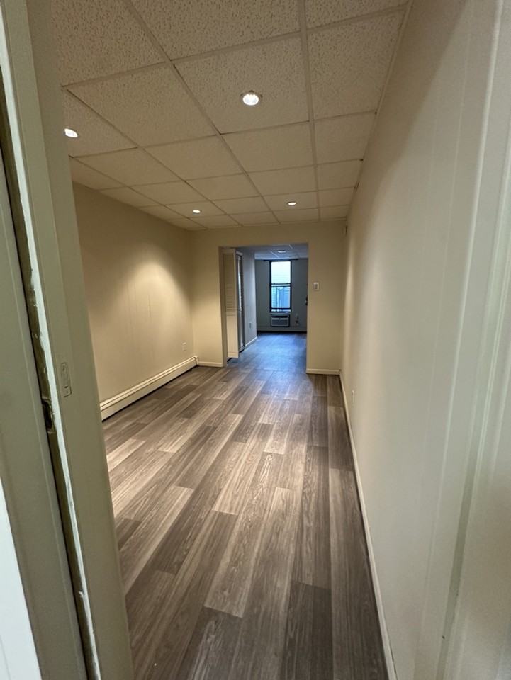 818 22nd St #1 - Photo 3 of 20