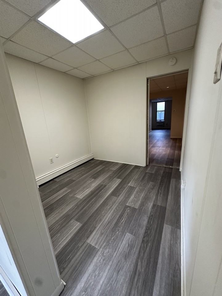 818 22nd St #1 - Photo 6 of 20