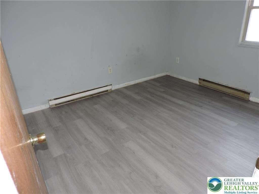 866 N Van Buren St - Photo 6 of 9