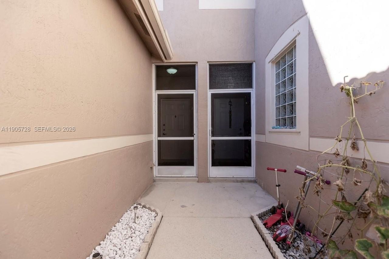 2142 Madeira Dr #2142 - Photo 6 of 50