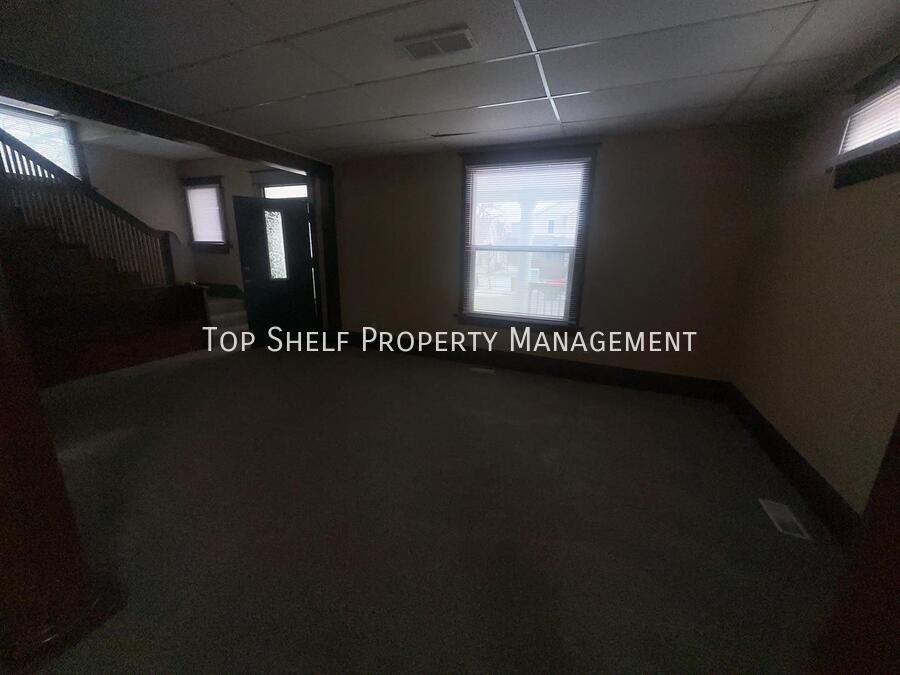 1108 27th St - Photo 2 of 14