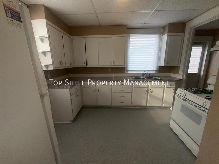 1108 27th St - Photo 3 of 14