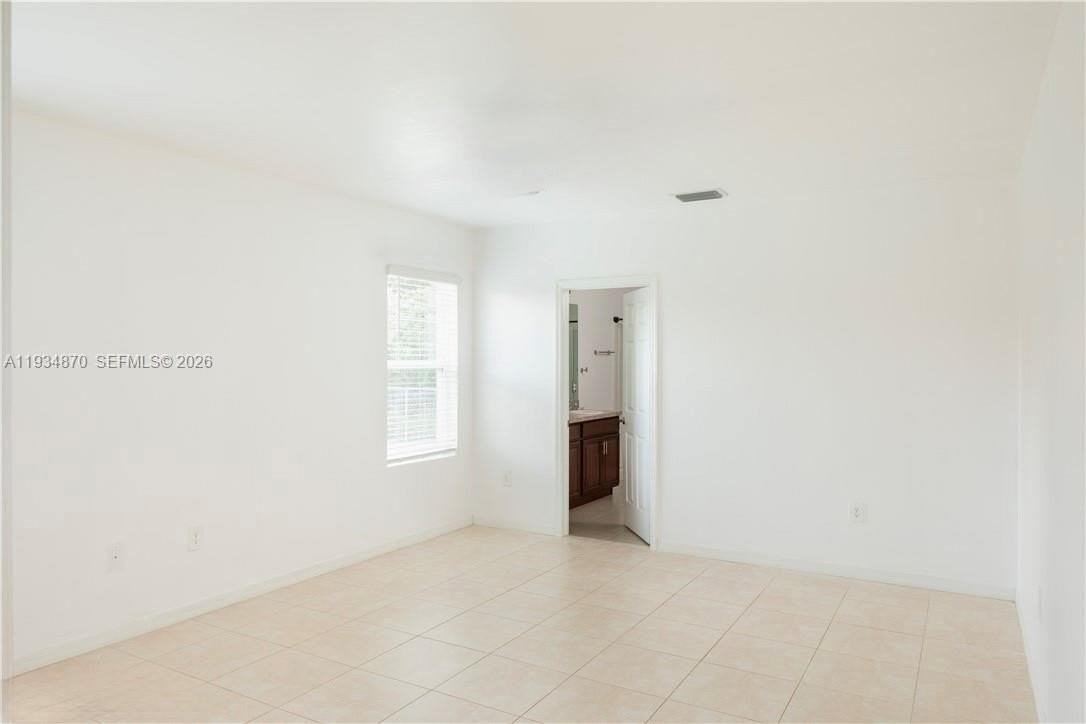 2802 40th St Sw - Photo 7 of 14