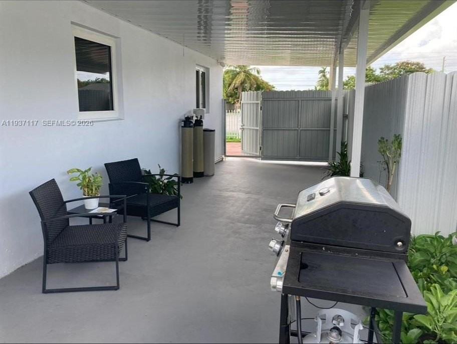 11860 Sw 35th St #1 - Photo 2 of 7