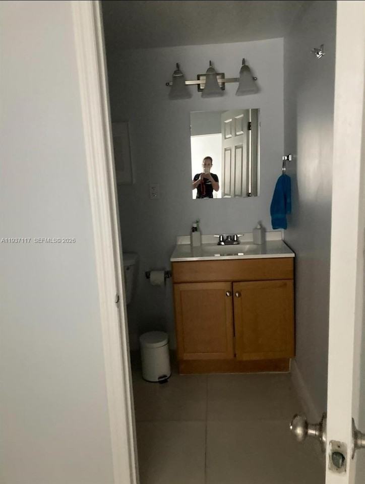 11860 Sw 35th St #1 - Photo 4 of 7