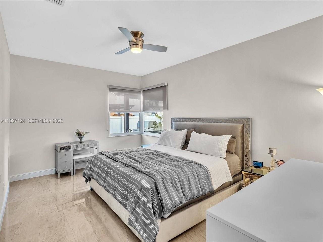 357 Nw 154th Ave - Photo 7 of 37