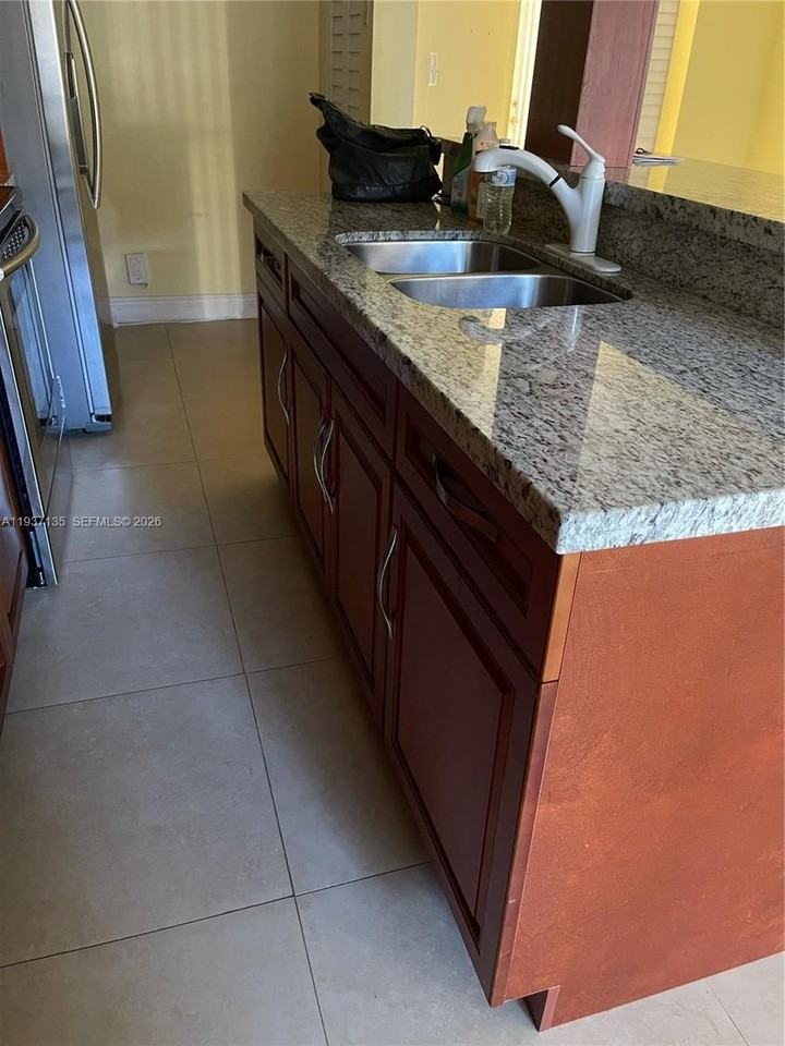 9408 Sw 140th Ct #9408 - Photo 3 of 8