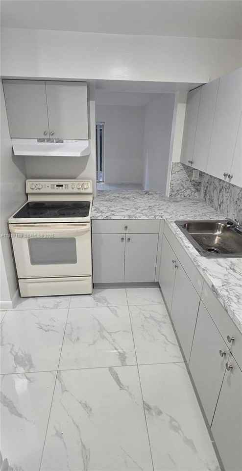 11150 Sw 196th St #105 - Photo 3 of 14