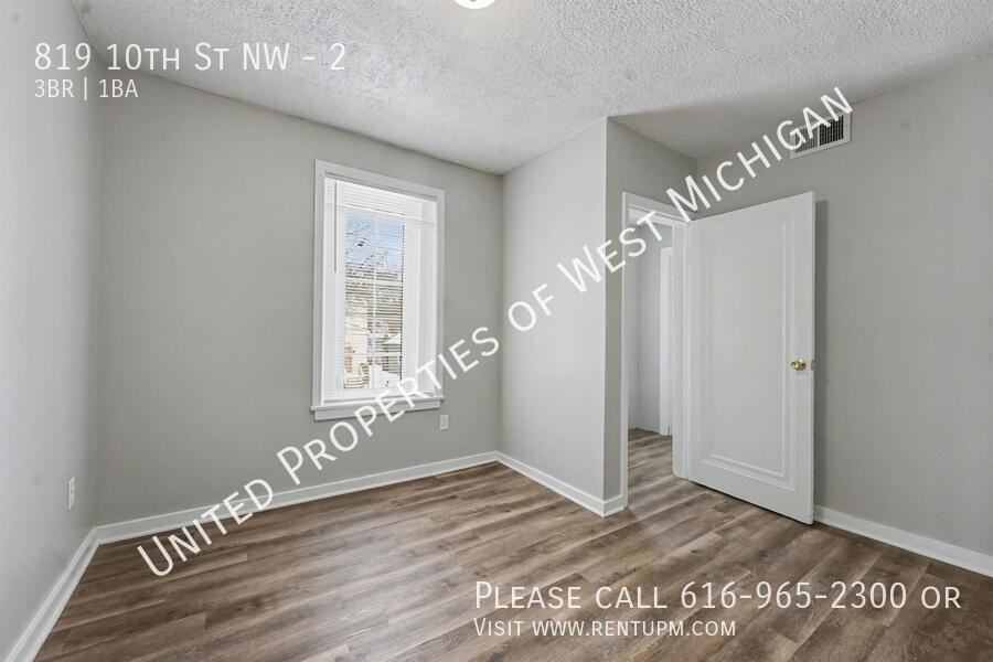 819 10th St Nw #2 - Photo 5 of 16