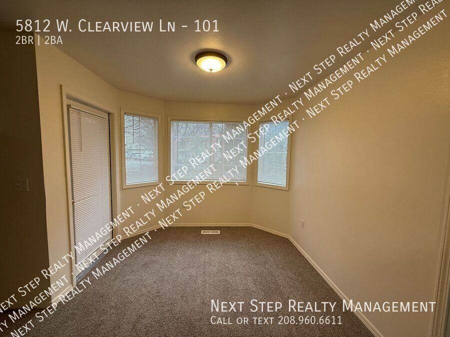 5812 W Clearview Ln #101 - Photo 5 of 14