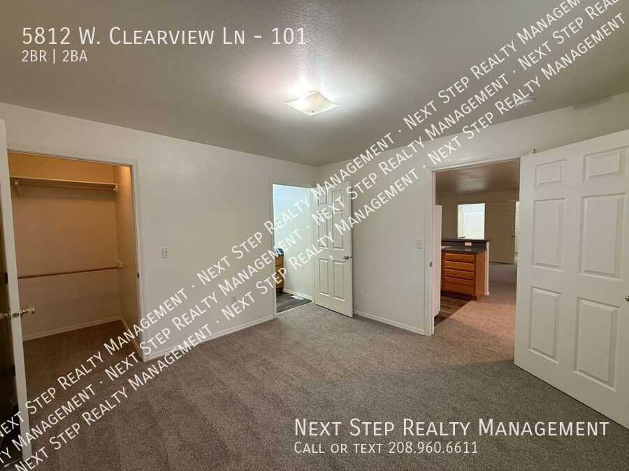 5812 W Clearview Ln #101 - Photo 7 of 14