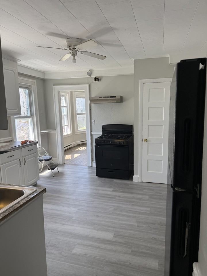 22 Putnam St #1 - Photo 4 of 4