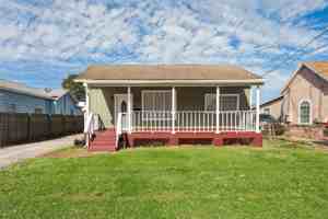 featured image of 3923 W Broad St