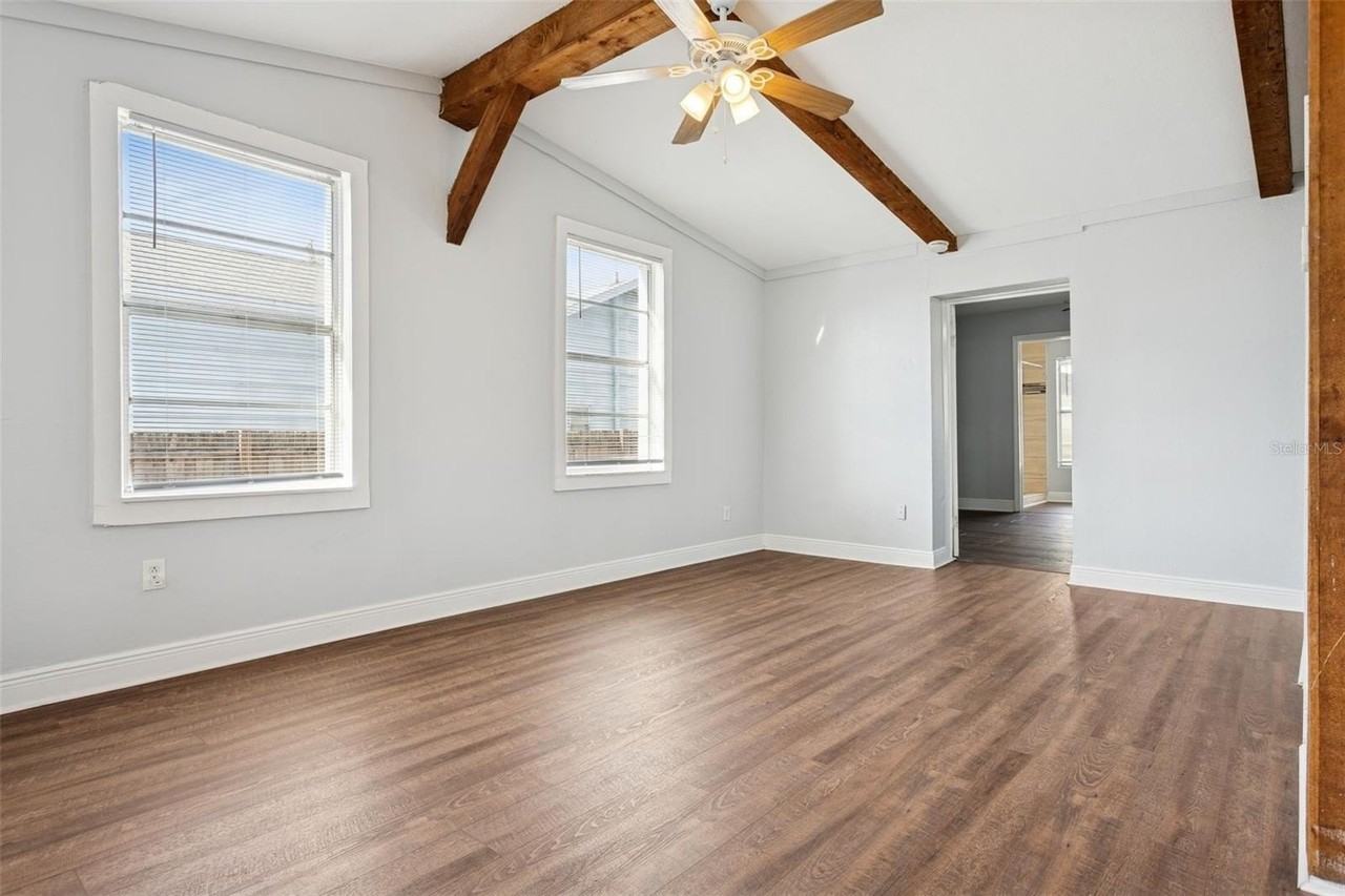 3923 W Broad St - Photo 6 of 25