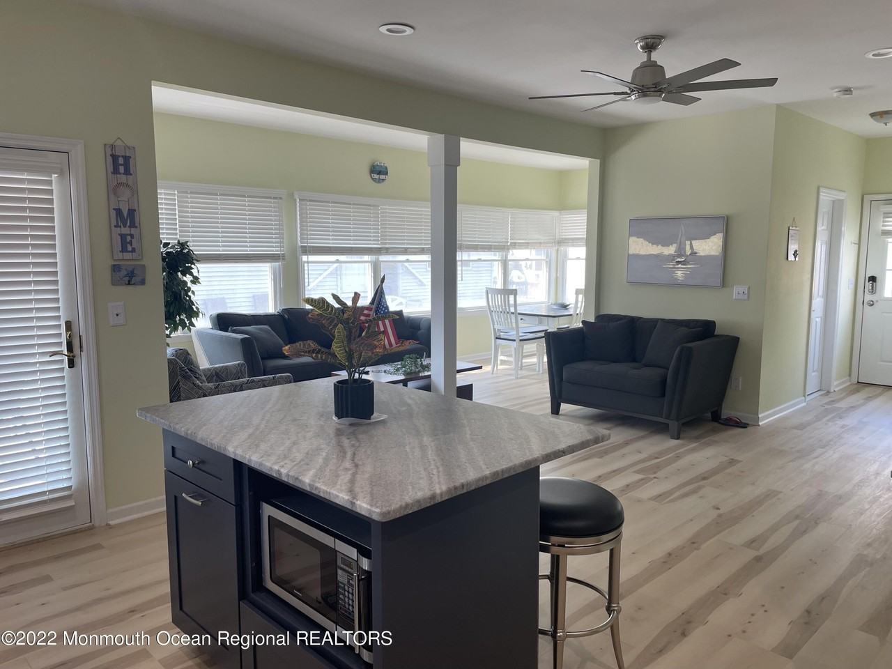 68 E Pacific Way - Photo 4 of 13