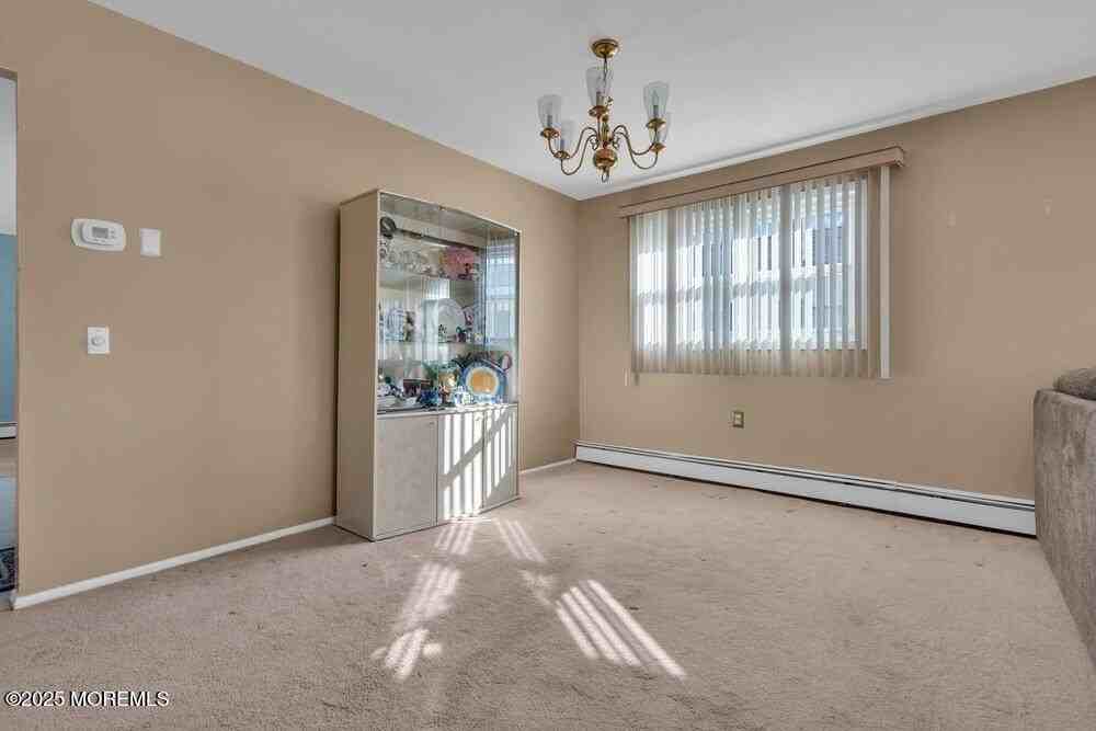 63 Hyannis St - Photo 6 of 20