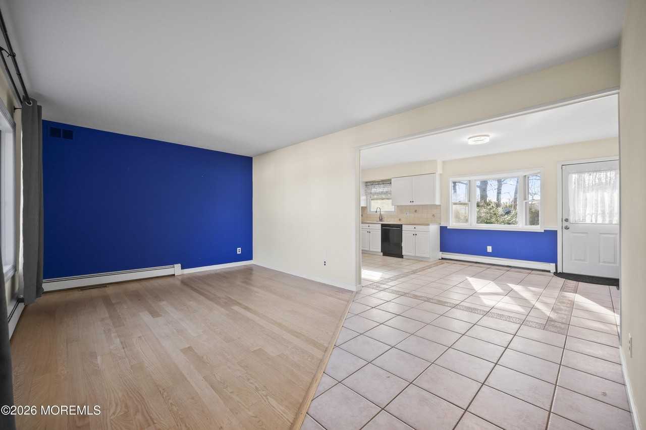 573 Lloyd Rd - Photo 4 of 23