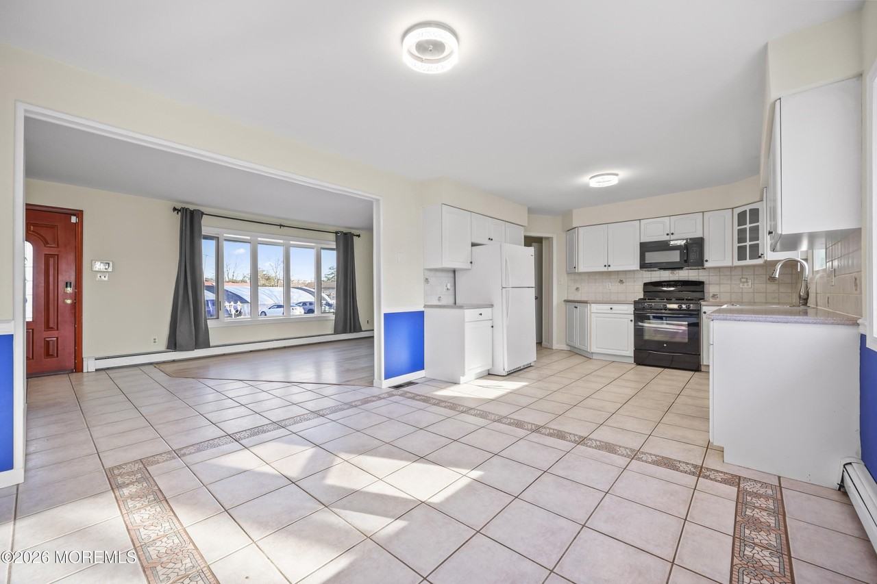 573 Lloyd Rd - Photo 7 of 23