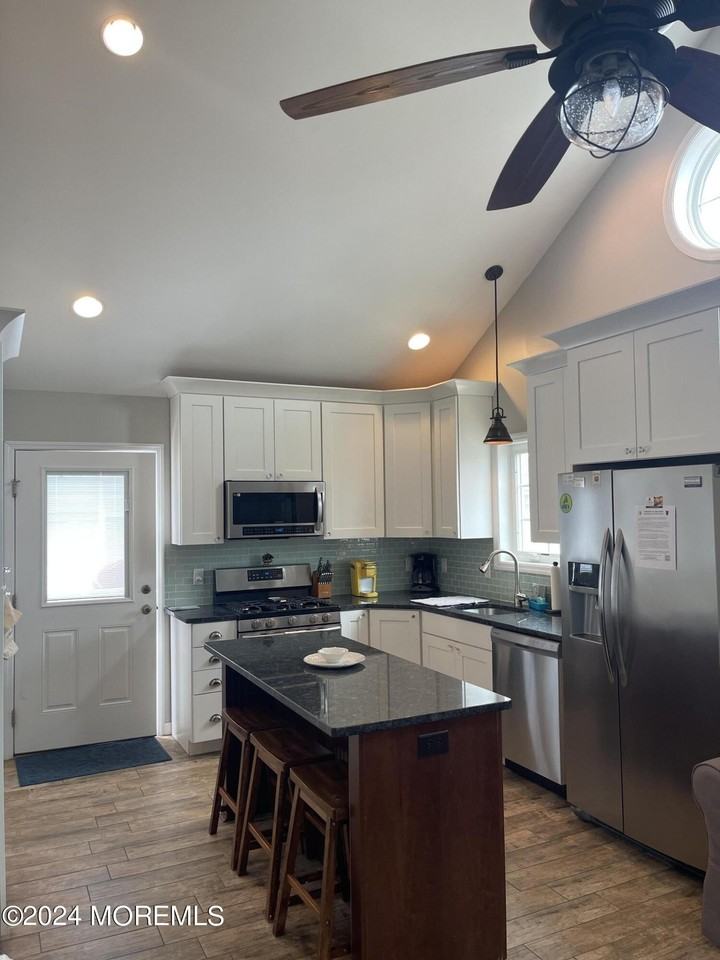 104 W Chadwick Way - Photo 4 of 13