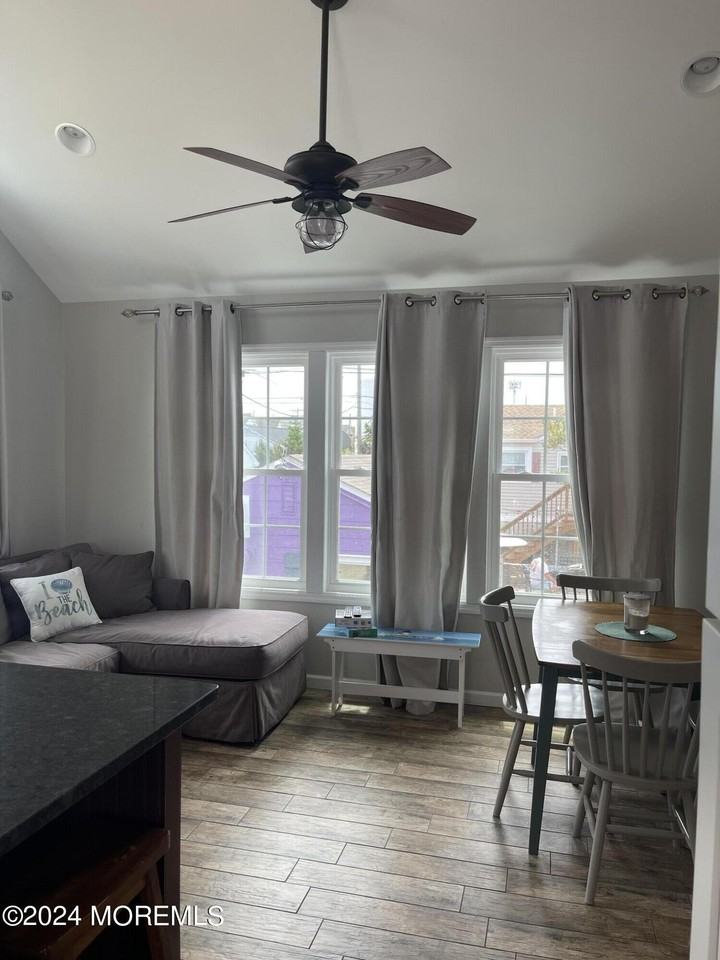 104 W Chadwick Way - Photo 5 of 13