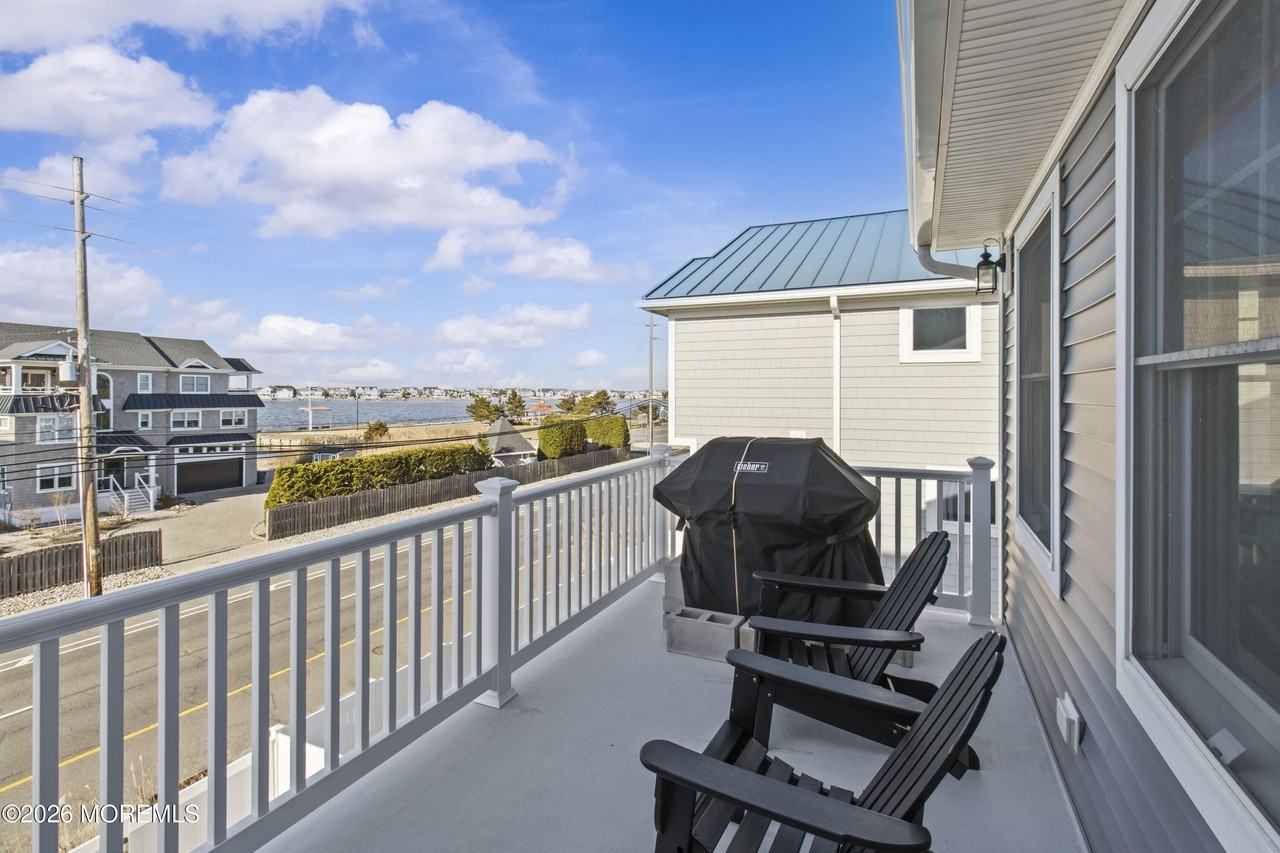 447 Highway 35 N - Photo 3 of 39