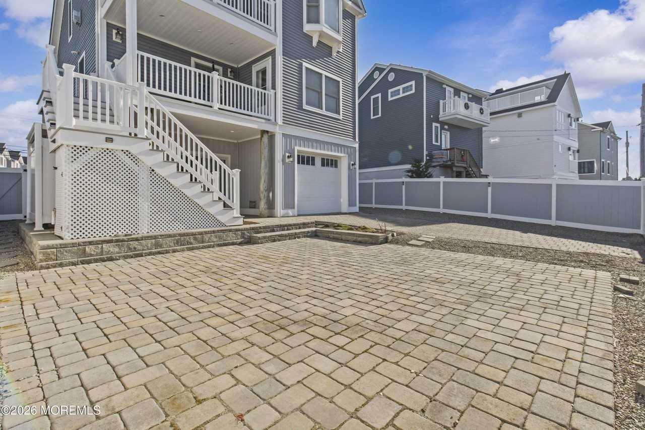 447 Highway 35 N - Photo 4 of 39