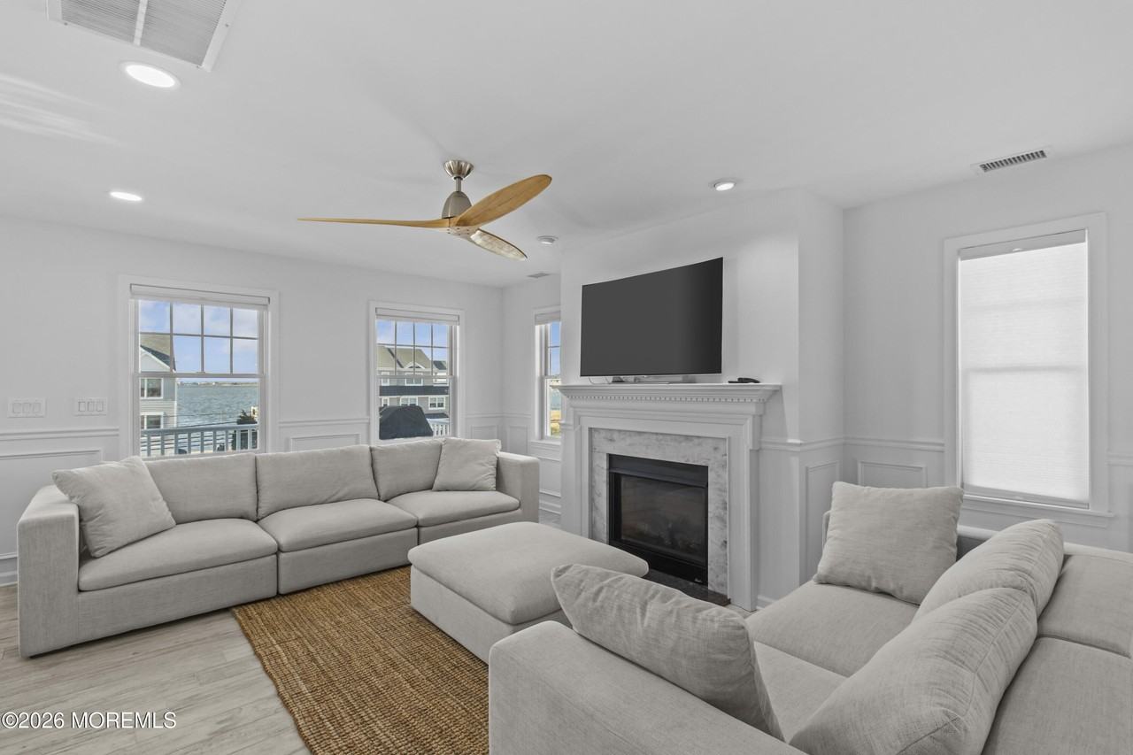 447 Highway 35 N - Photo 7 of 39