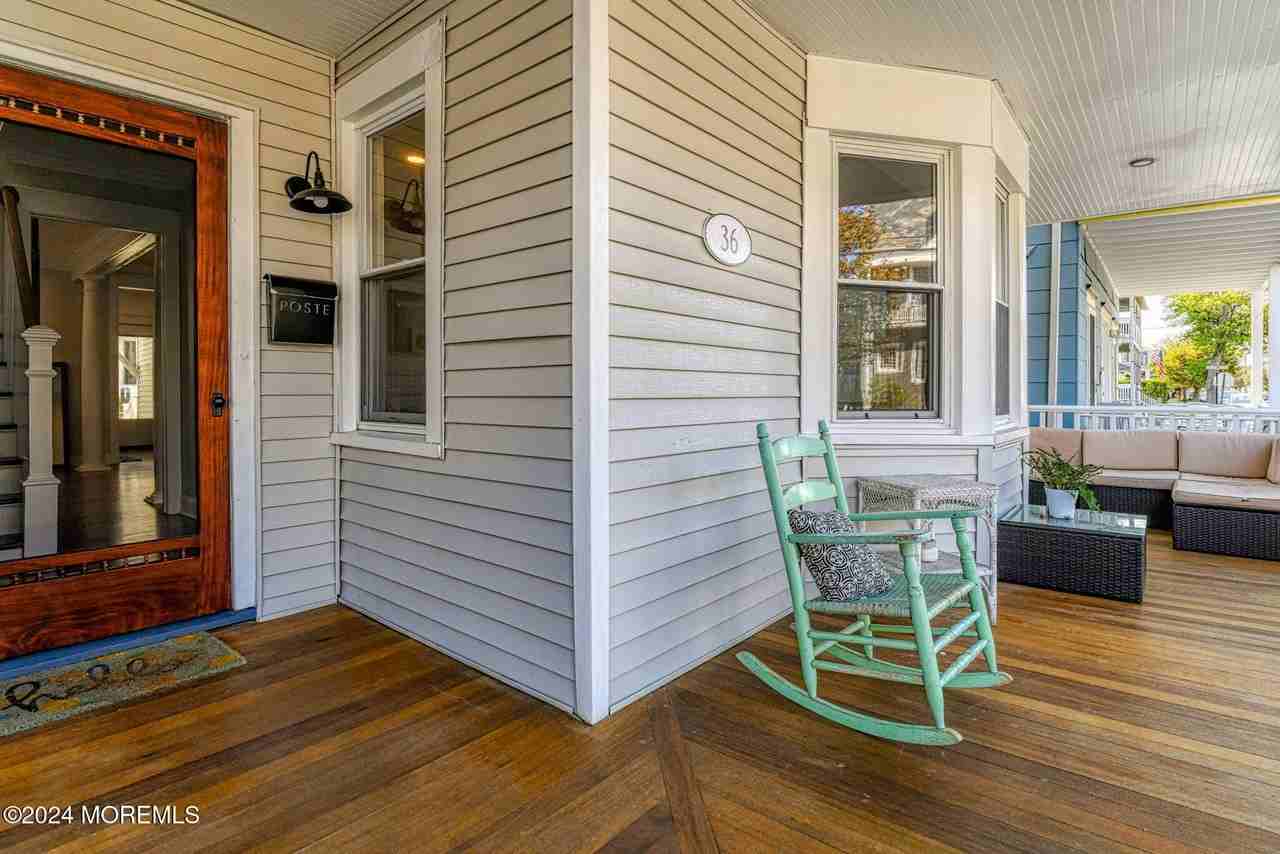 36 Heck Ave - Photo 4 of 35