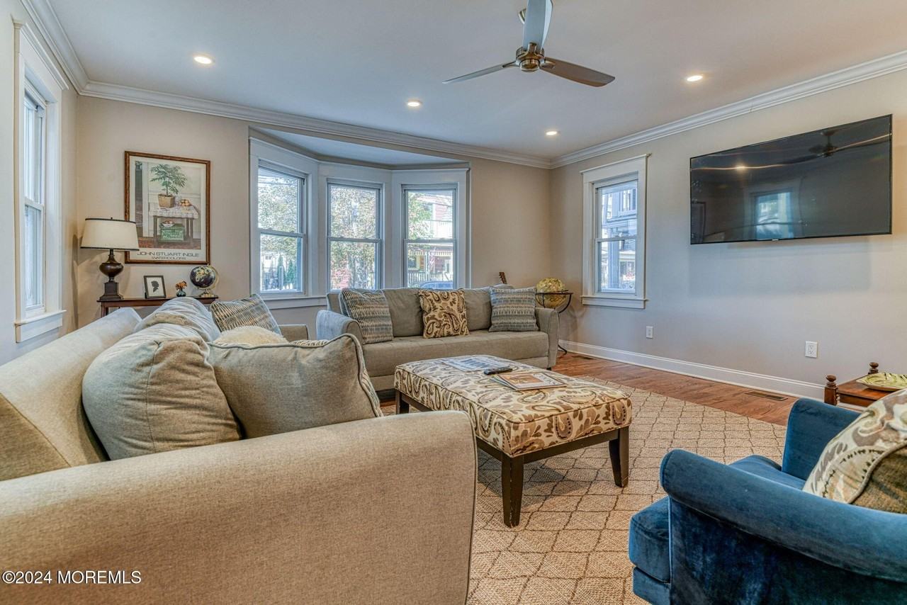 36 Heck Ave - Photo 6 of 35