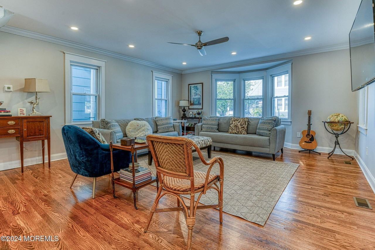 36 Heck Ave - Photo 7 of 35