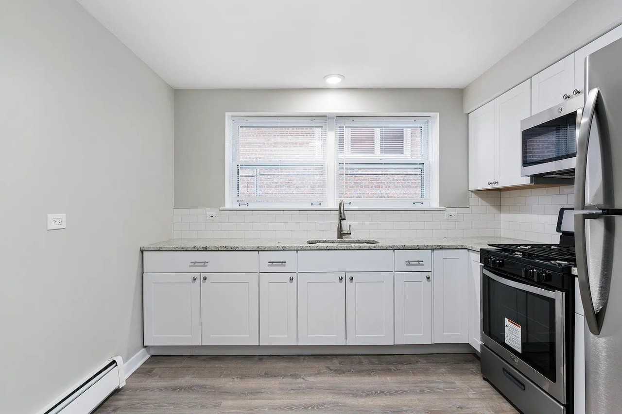 5358 S Narragansett Ave Unit 1 #1 - Photo 6 of 14