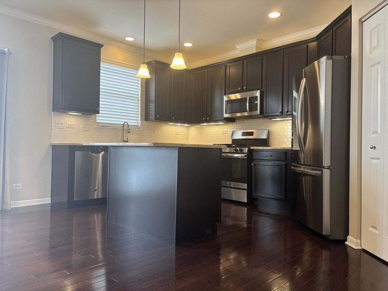 10611 W 154th Pl - Photo 6 of 24