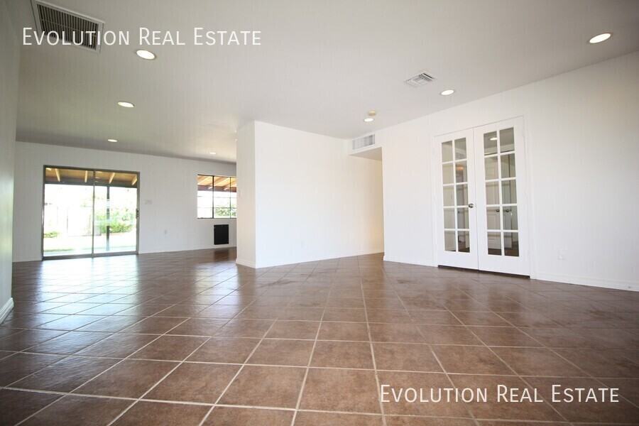 7448 E Coronado Rd - Photo 3 of 26