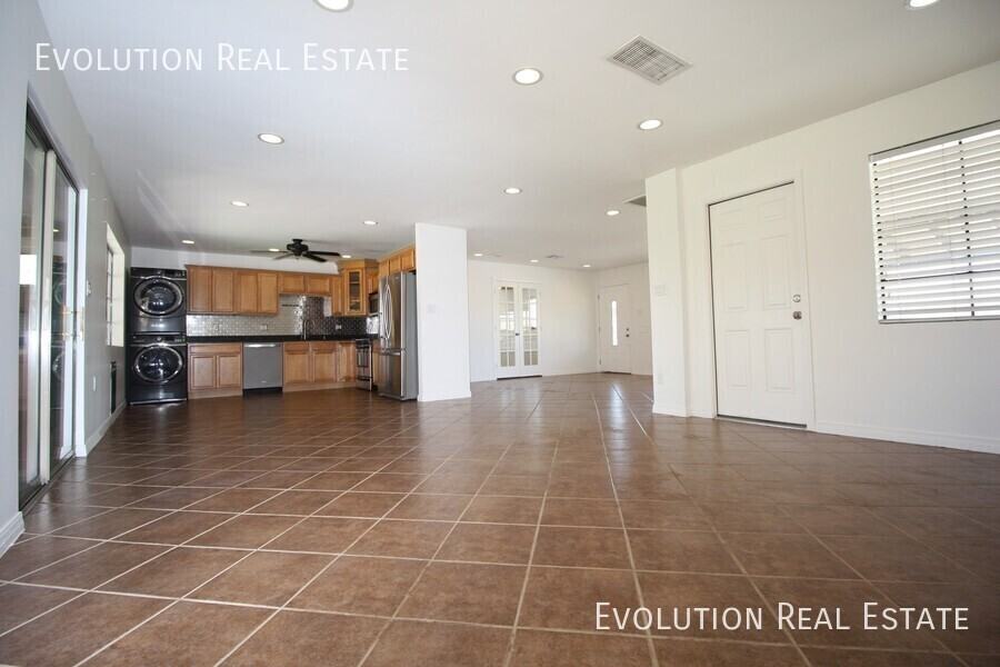 7448 E Coronado Rd - Photo 6 of 26