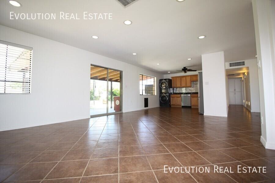 7448 E Coronado Rd - Photo 7 of 26