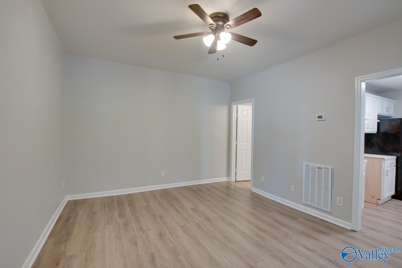 310 Rock St Se #B - Photo 3 of 11