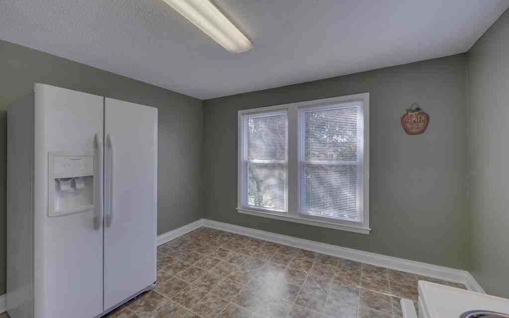 113 Prospect St - Photo 6 of 16