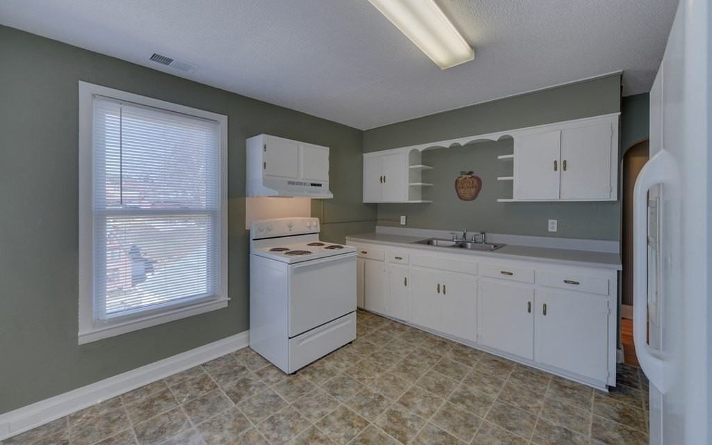 113 Prospect St - Photo 7 of 16