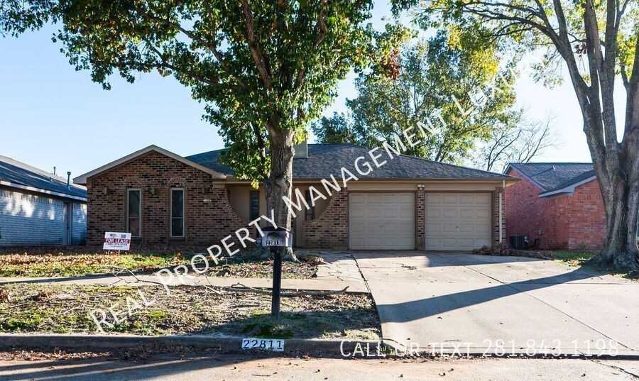 22811 Elkana Deane Ln - Photo 2 of 32