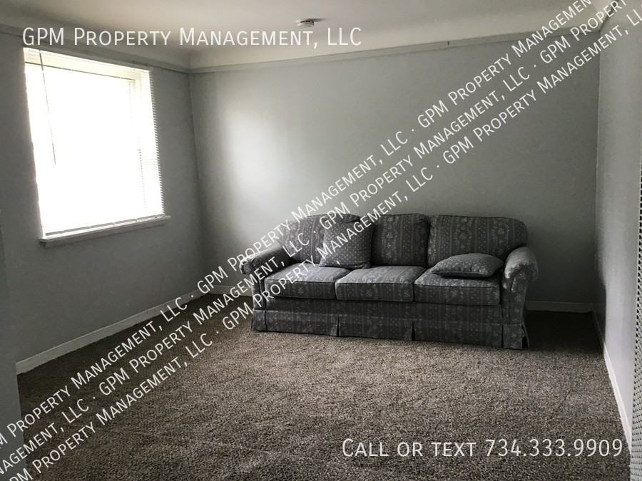 52 W Pleasant St - Photo 3 of 8