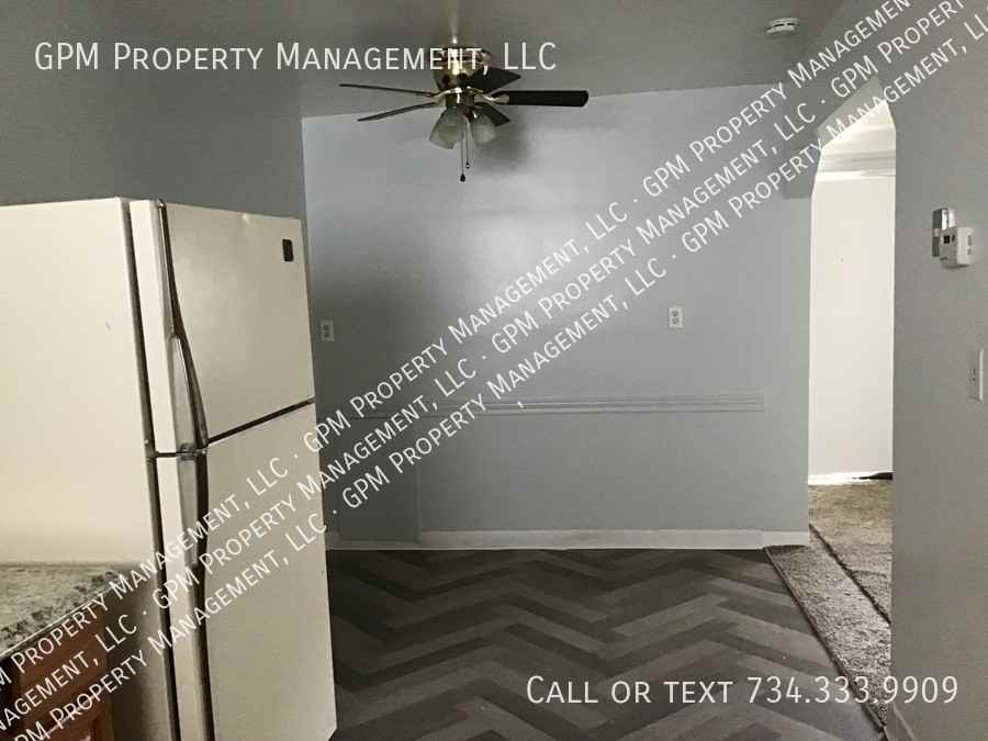 52 W Pleasant St - Photo 7 of 8