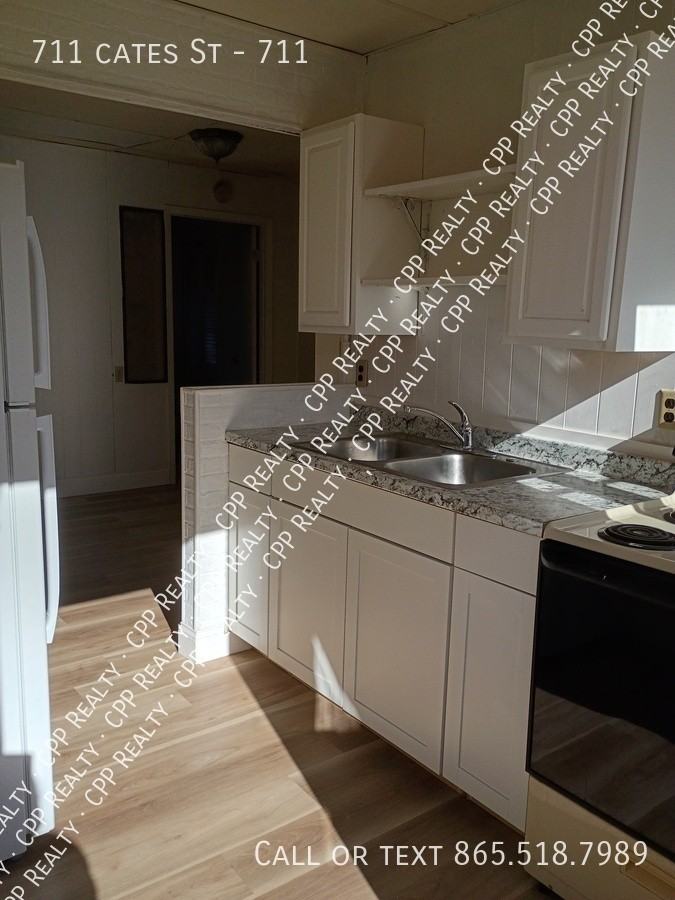 711 Cates St #711 - Photo 4 of 8