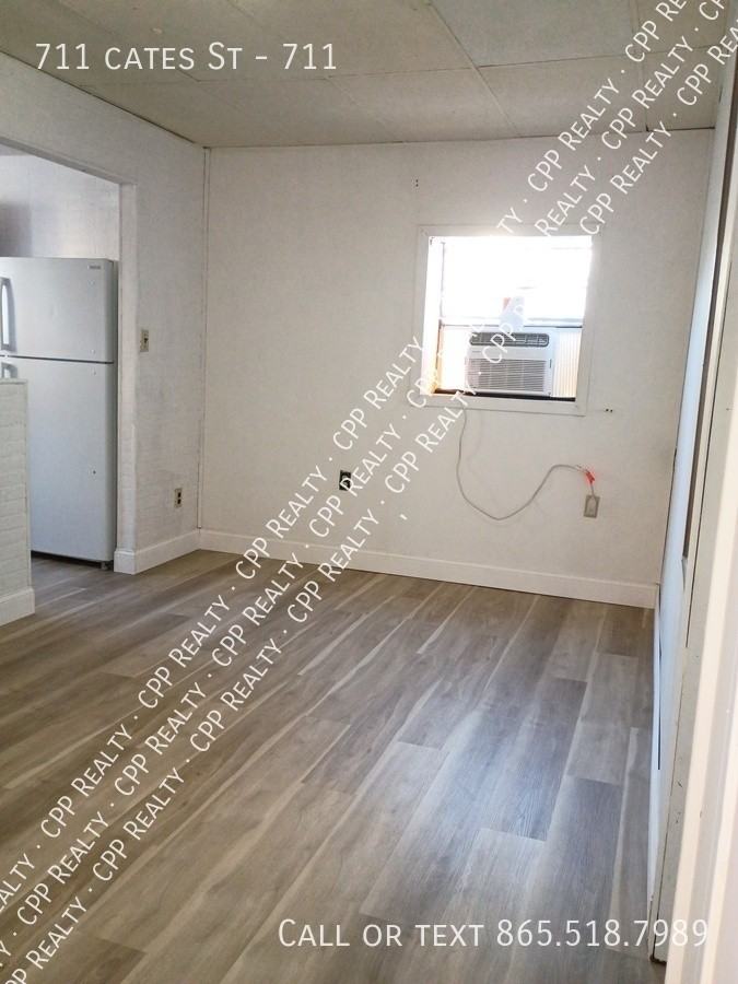 711 Cates St #711 - Photo 6 of 8