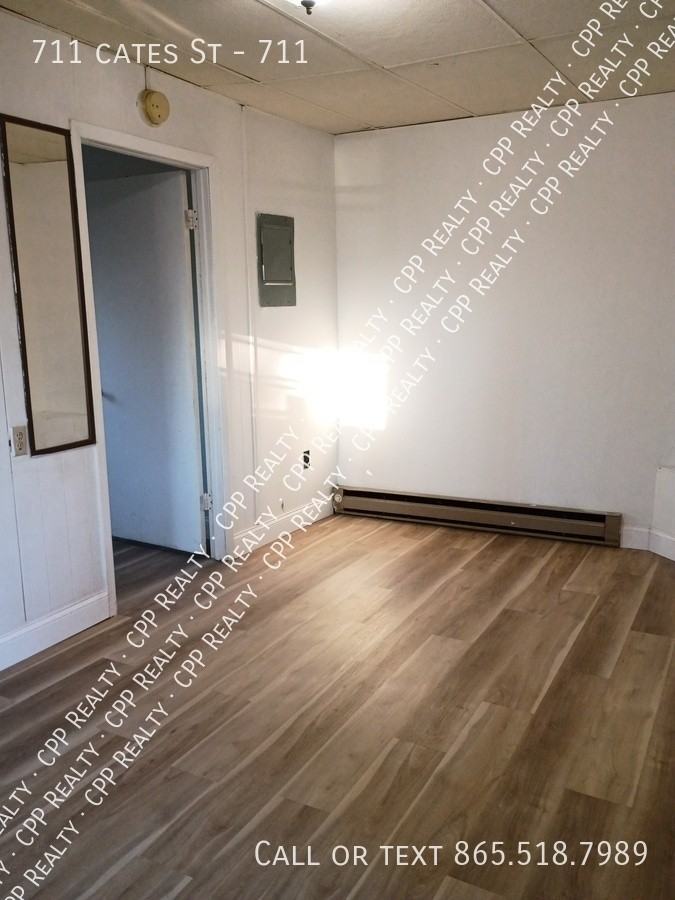 711 Cates St #711 - Photo 7 of 8