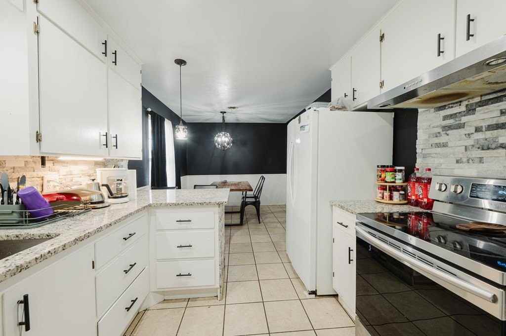 1529 E 52nd St - Photo 3 of 16