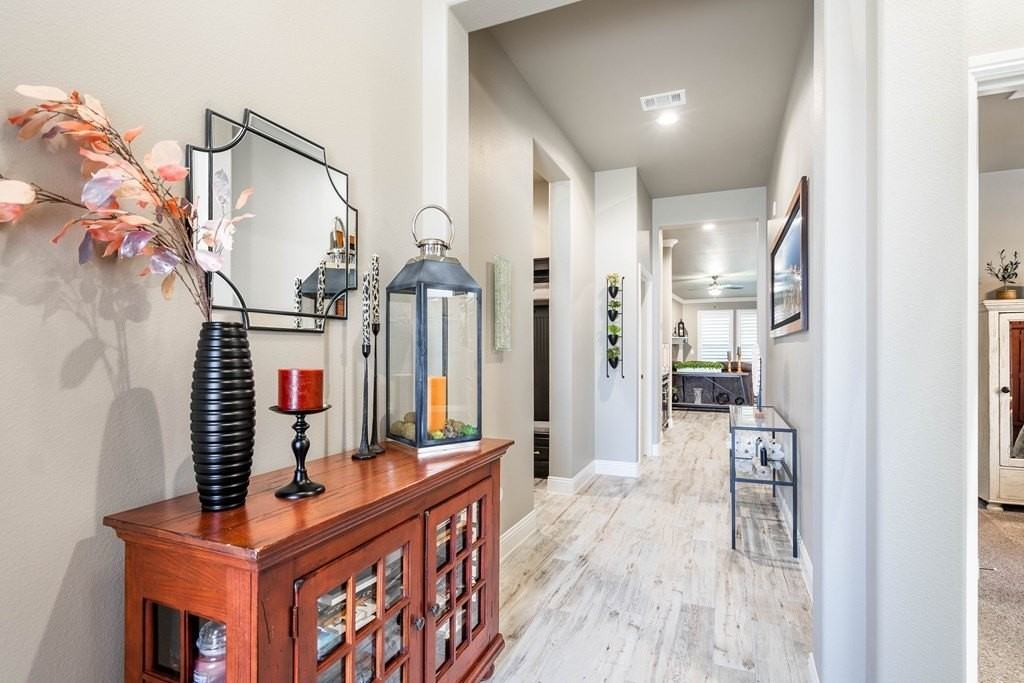 11 Los Campos Dr - Photo 2 of 30