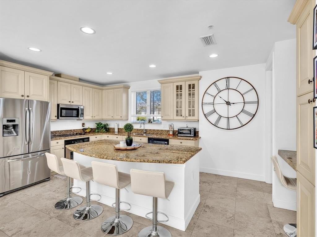 1801 Coral Heights Blvd - Photo 2 of 45