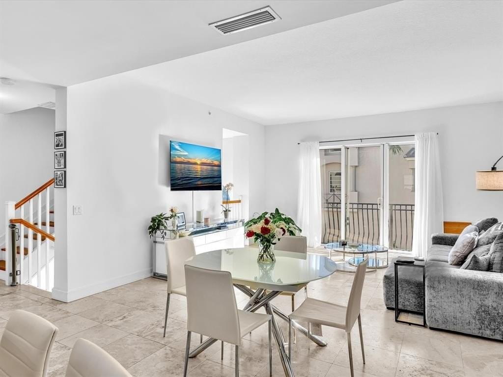 1801 Coral Heights Blvd - Photo 3 of 45