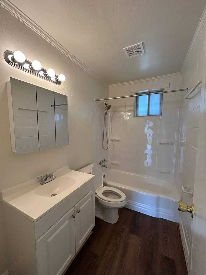 815 15 1/2 St #821D - Photo 3 of 8